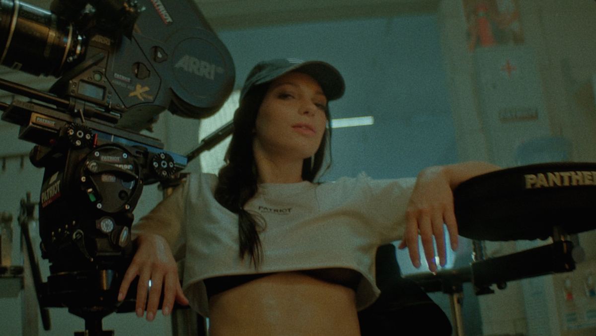 FIXER ad — still 05