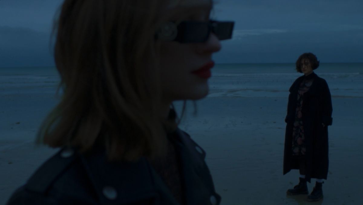 La Plage — still 09